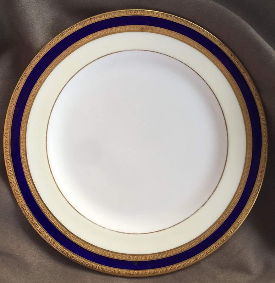H574 Dinner Plate by Royal Doulton-1