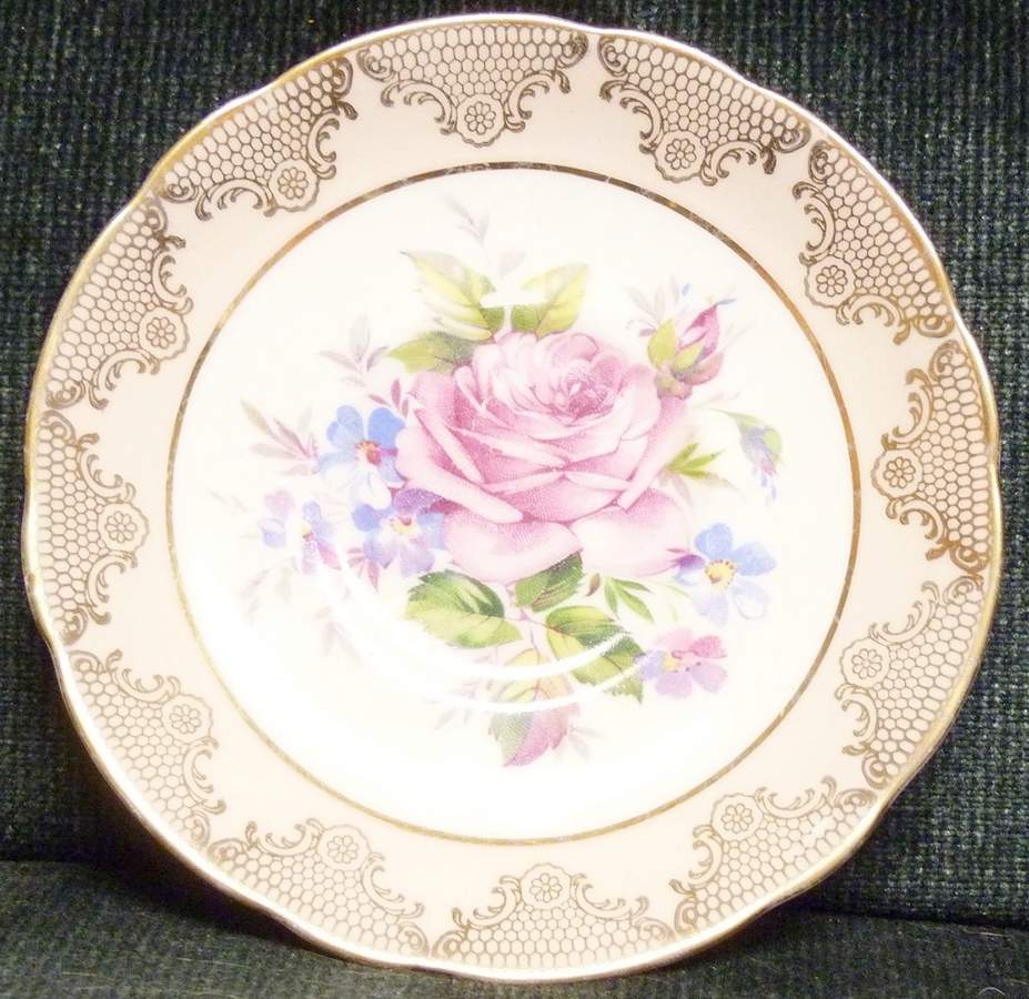 RE56 Dinner Plate by Regency-1