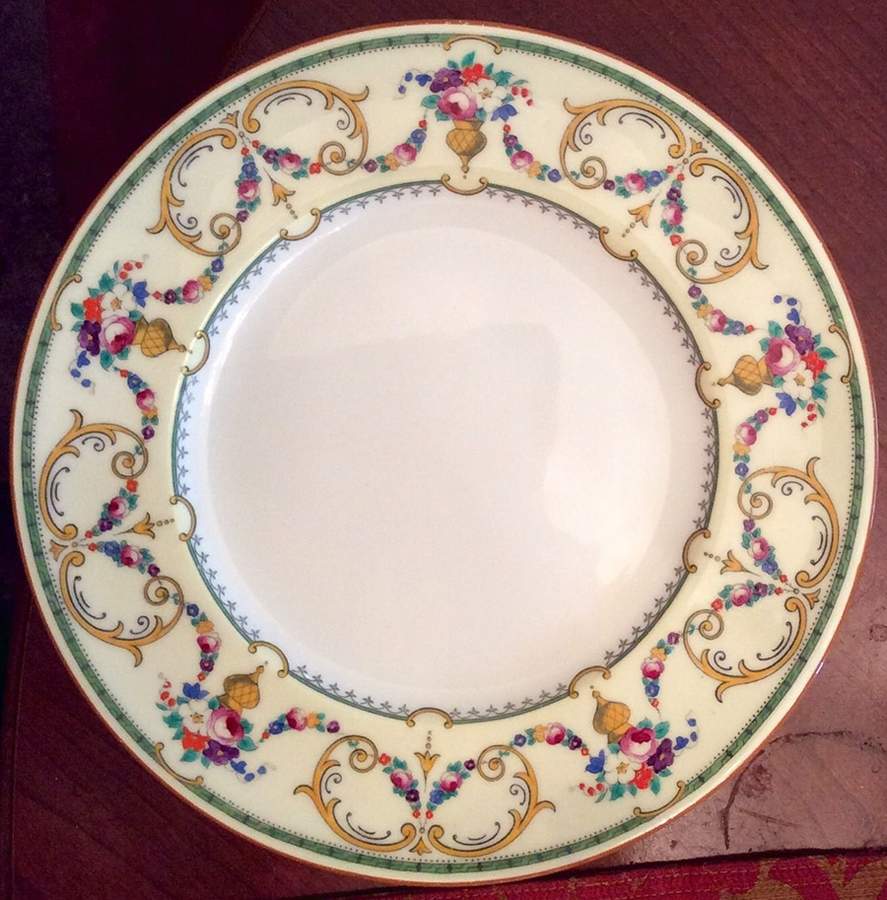 V6340 Luncheon Plate by Royal Cauldon-1
