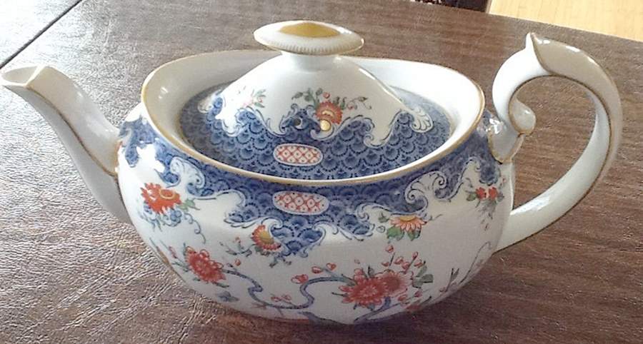 8978 Teapot & Lid by Royal Crown Derby-1
