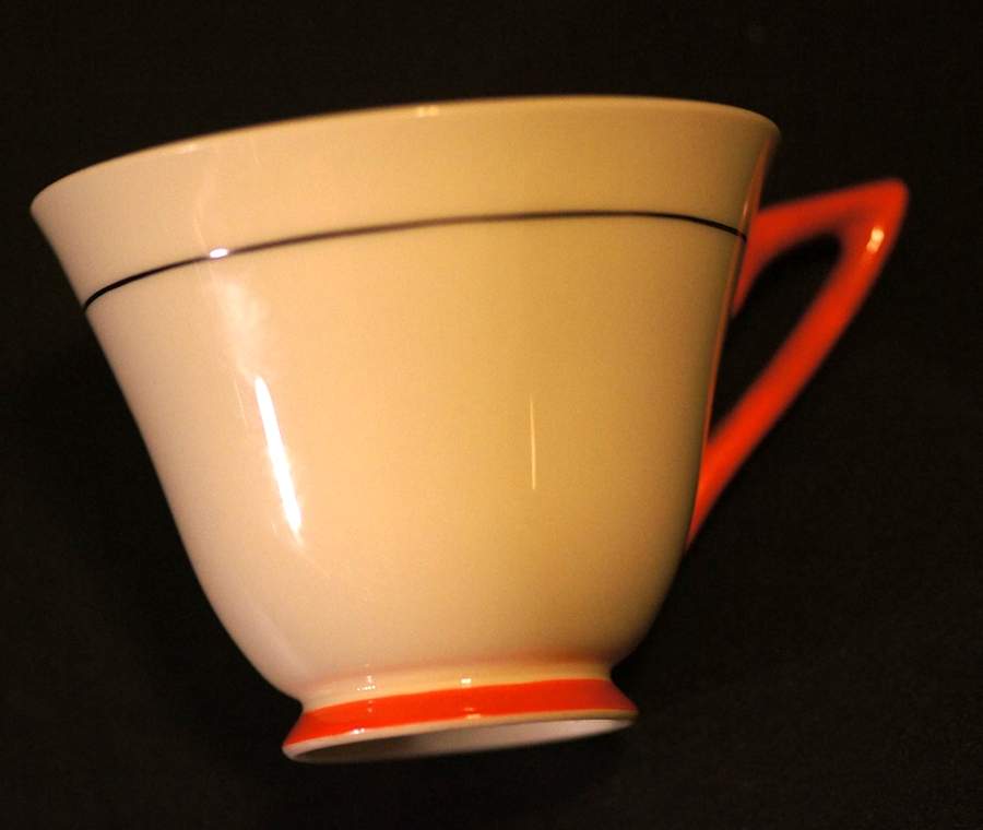 V1819 Footed Cup by Royal Doulton-1