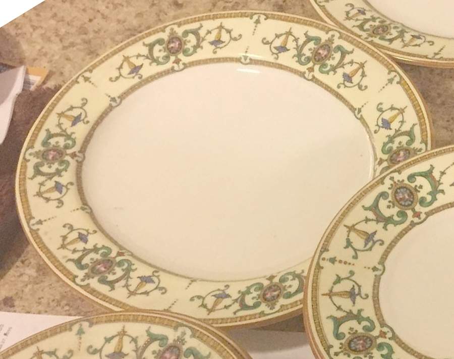 V6210 Dinner Plate by Royal Cauldon-1