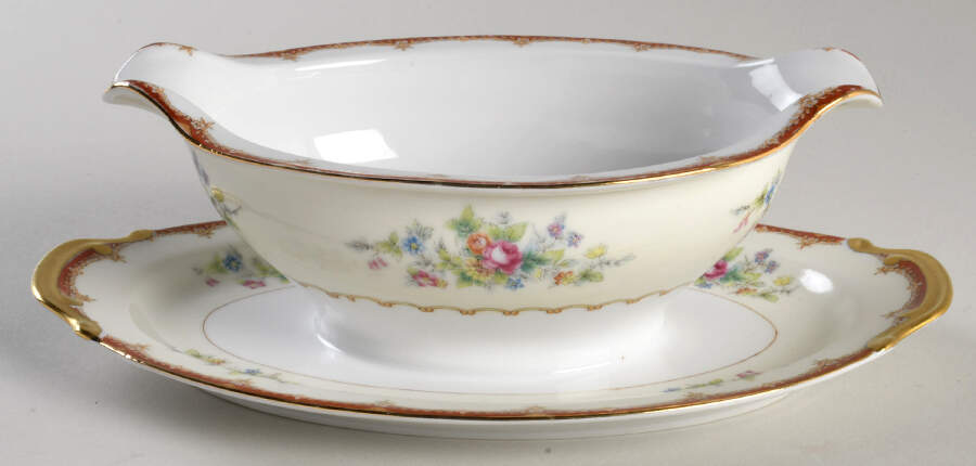 ROE14 Gravy Boat with Attached Underplate by Royal Embassy-1