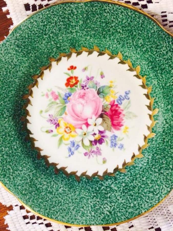 RLY39 Dinner Plate by Roslyn (England)-1