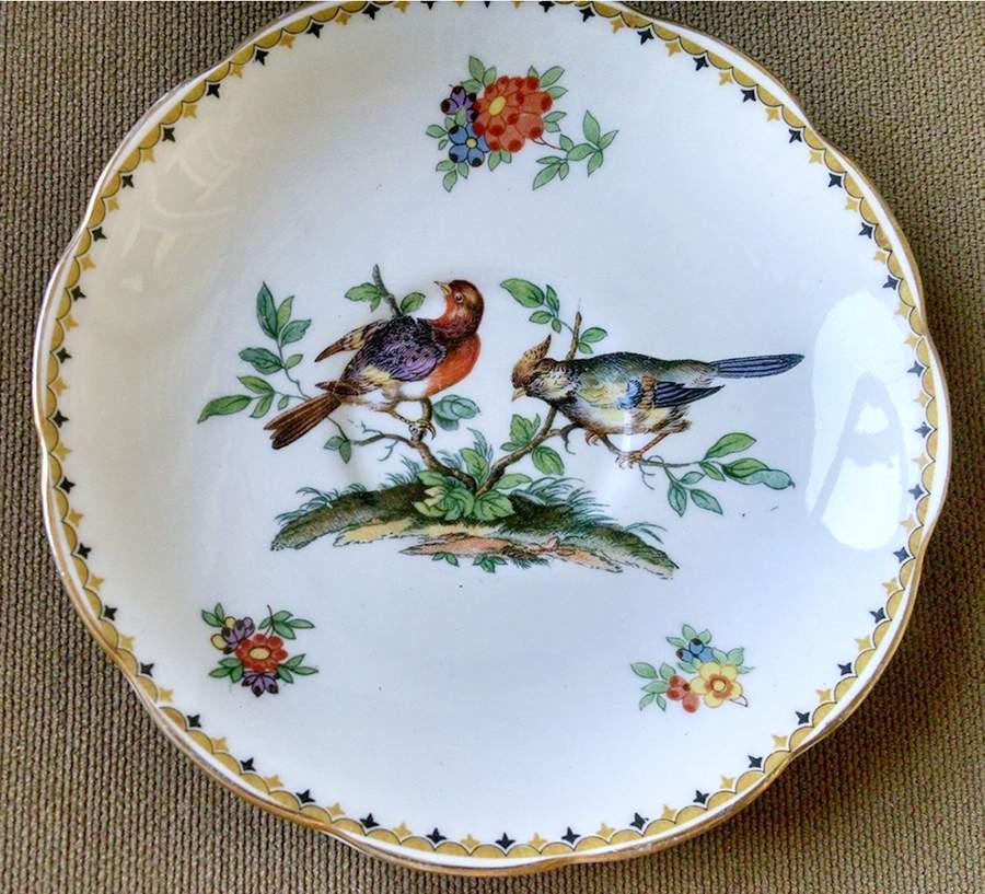 6009 Saucer by Royal Albert-1
