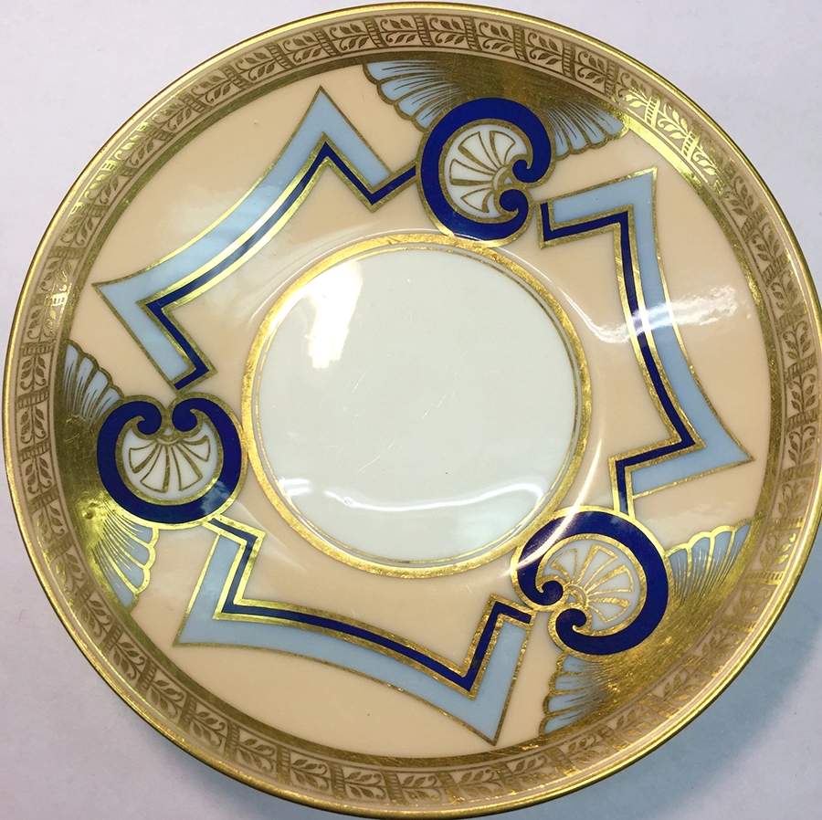 L9944 Saucer by Royal Cauldon-1