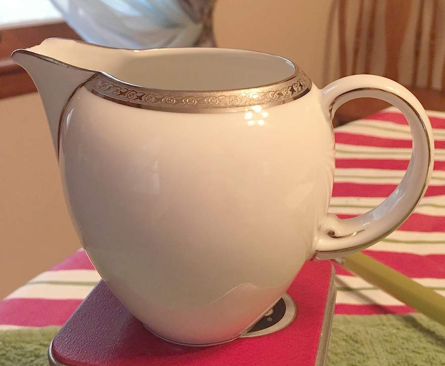 ROT344 Creamer by Royal Tettau-1