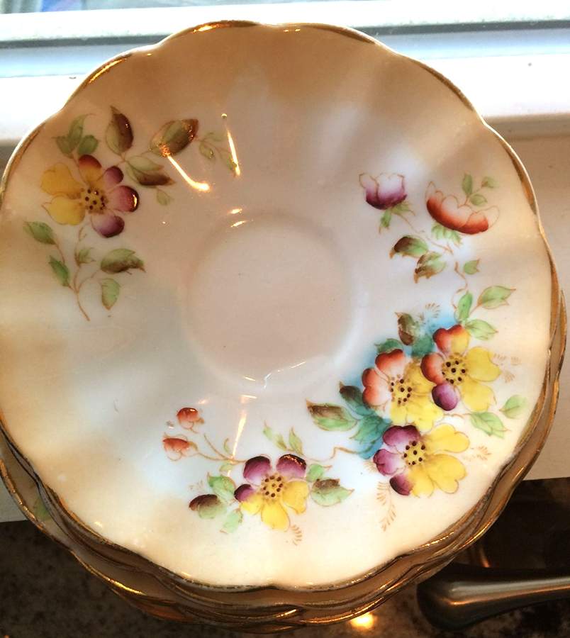 2526 Saucer by Rosina-Queens-1