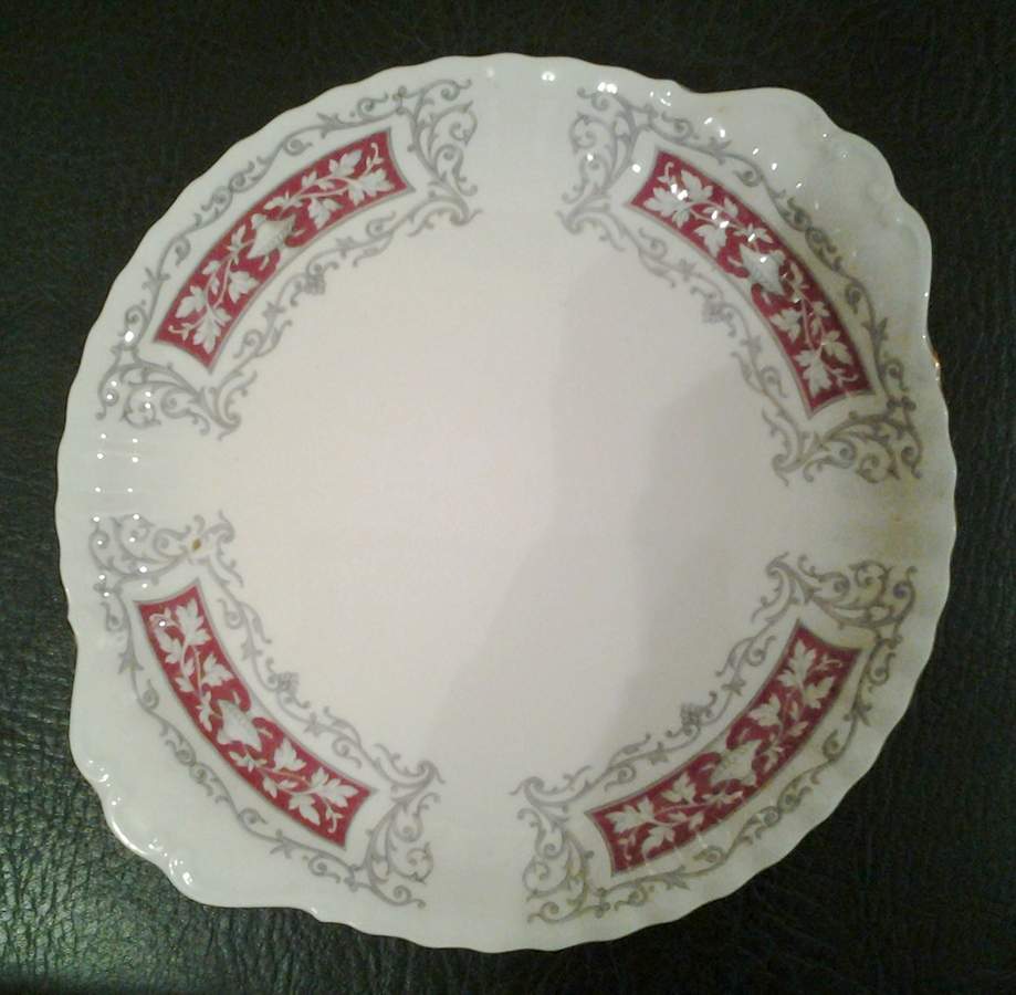 RIC9 Red Handled Cake Plate by Richmond (England)-1