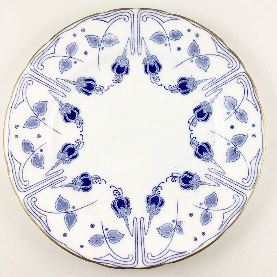 Fuschia Dessert/Pie Plate by Royal Doulton-1