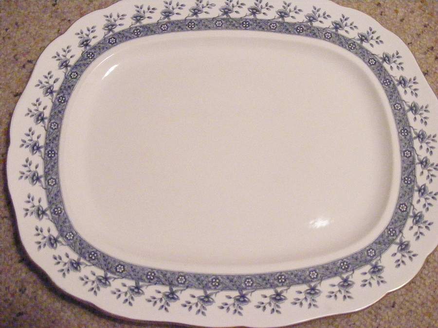 W3607 Blue Scalloped 19" Oval Serving Platter by Royal Worcester-1
