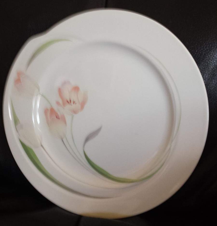 Dream Tulip Dinner Plate by Ranmaru-1