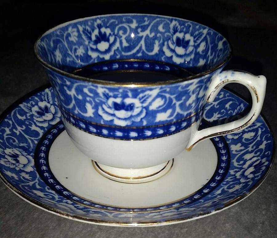 9617 Footed Cup & Saucer Set by Royal Albert-1