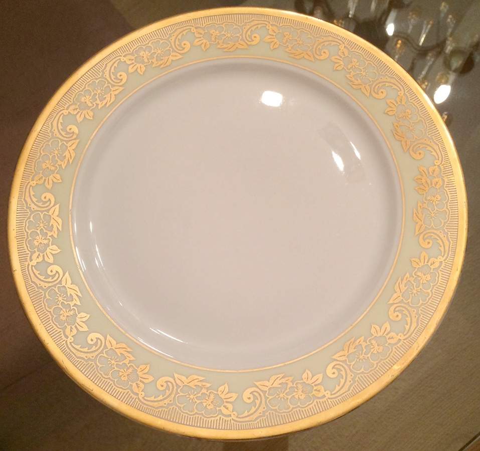 RYB41 Dinner Plate by Royal L B-1