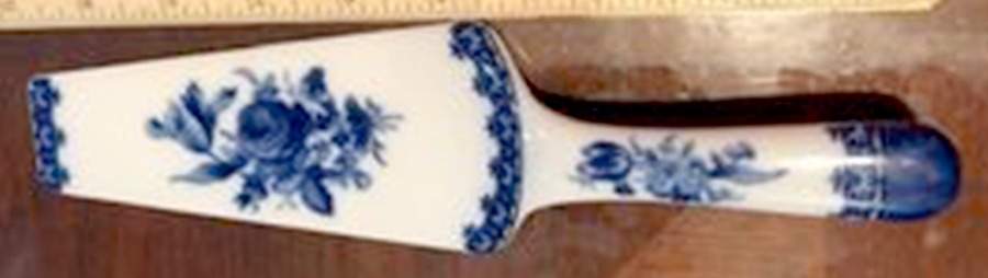 Floral Bouquet Solid Ceramic Pie/Cake Server by Royal Danube-1