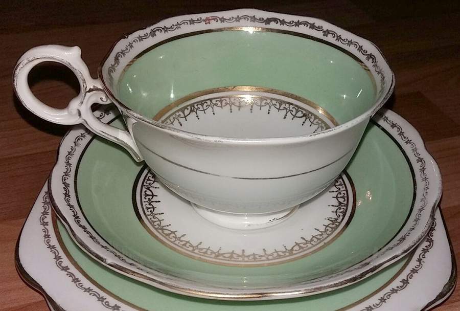 6493 Footed Cup & Saucer Set by Roslyn (England)-1