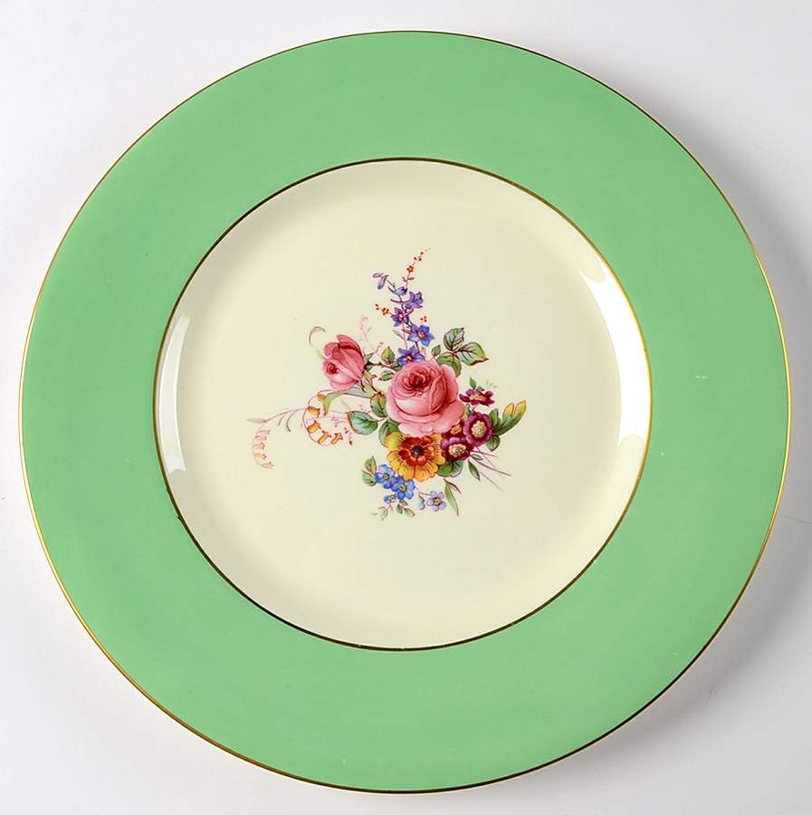 V2085 Dinner Plate by Royal Doulton-1