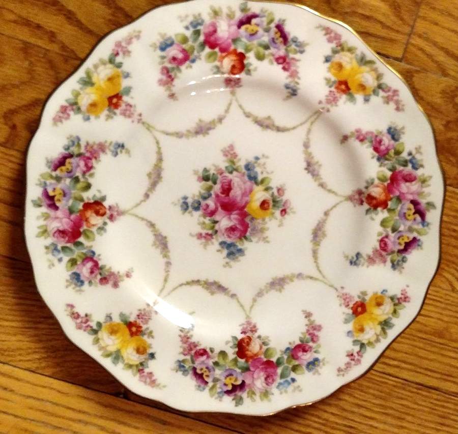 H6199 Luncheon Plate by Royal Cauldon-1