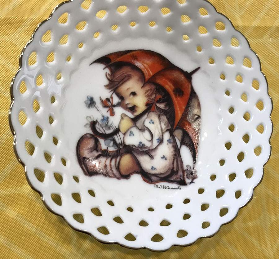Umbrella Girl 5" Pierced Round Bowl by Reutter Porzellan-1