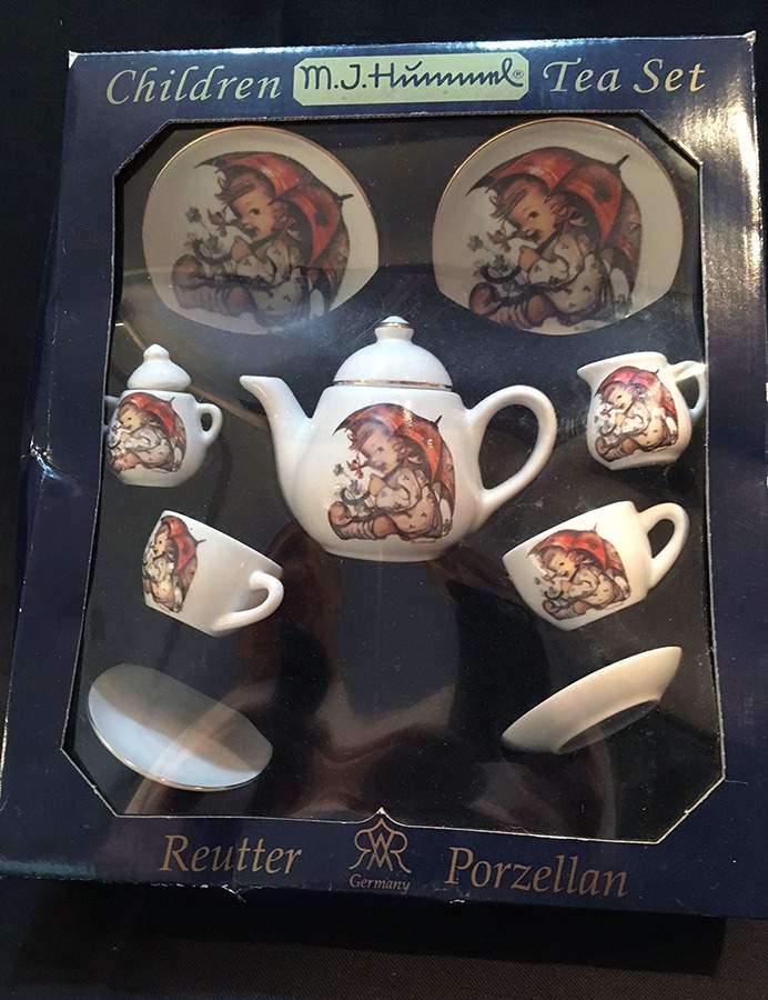 Umbrella Girl Flat Toy Cup and Saucer Set by Reutter Porzellan-1