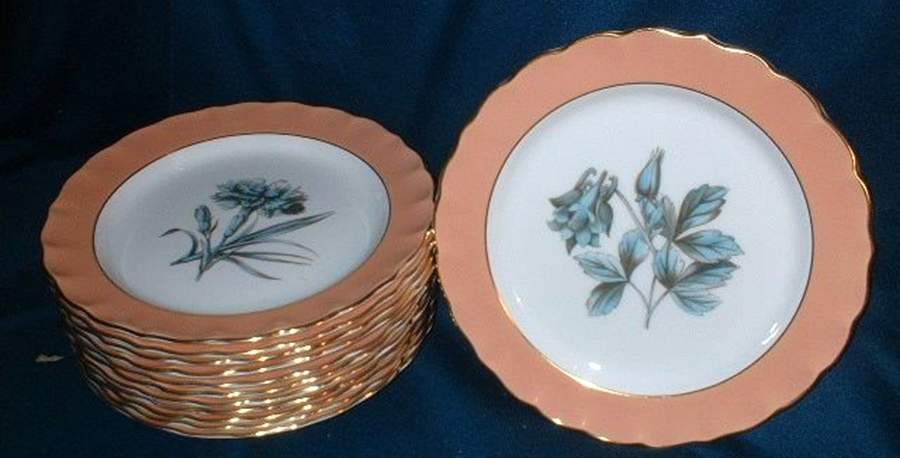Z2091 (Scalloped Peach) Luncheon Plate by Royal Worcester-1