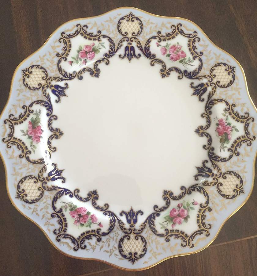 W6720 Dinner Plate by Royal Worcester-1