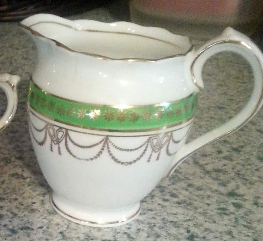 6443 Creamer by Roslyn (England)-1