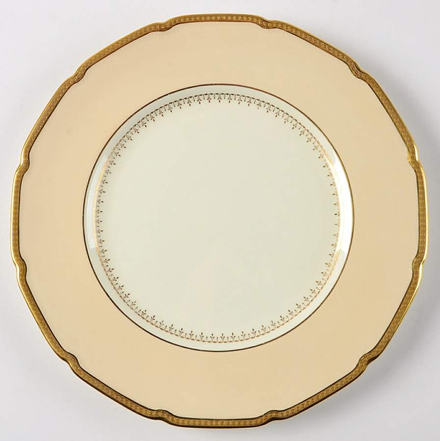 V1879 Dinner Plate by Royal Doulton-1