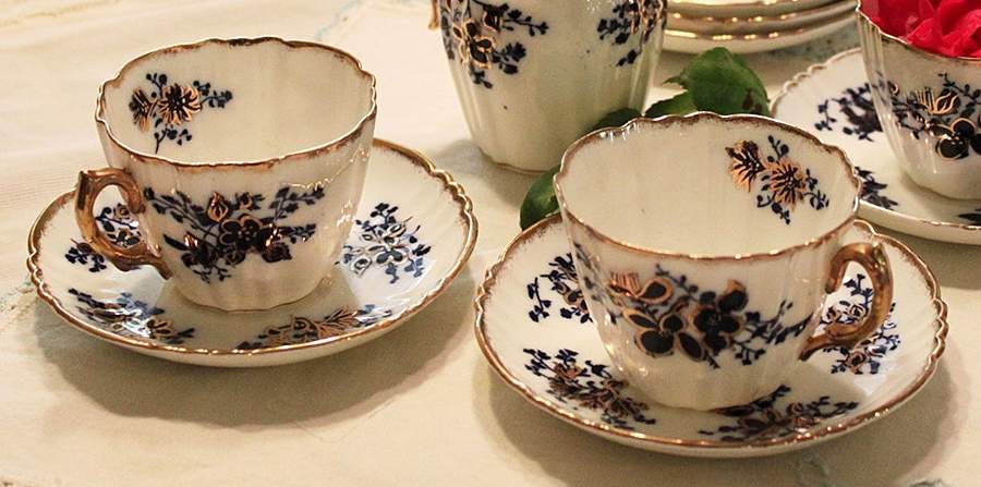 2068 Flat Cup & Saucer Set by Royal Albert-1