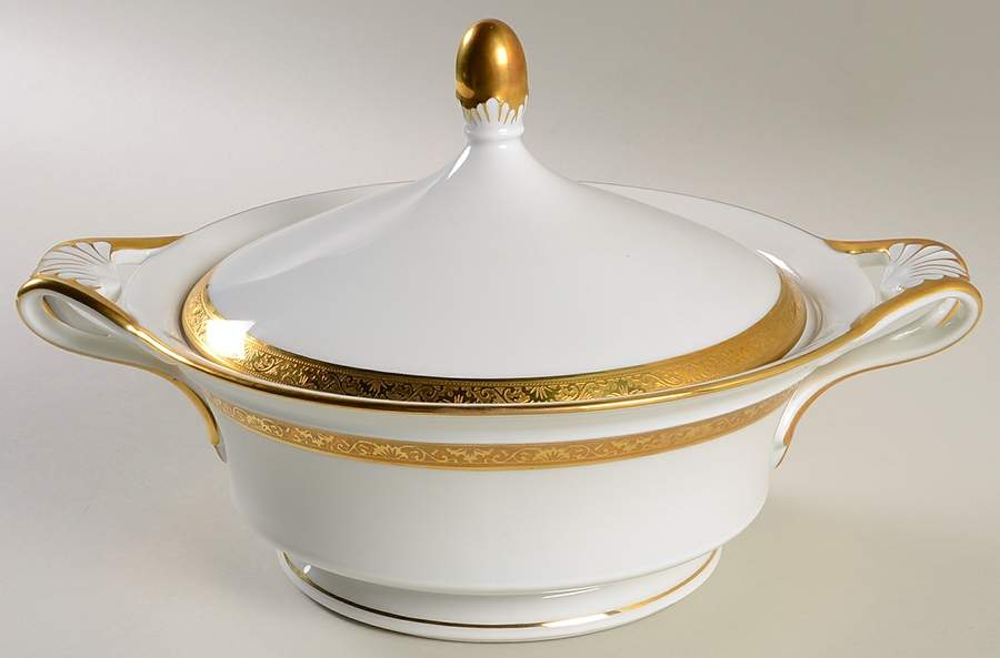 RYD117 Round Covered Vegetable by Raynaud-1
