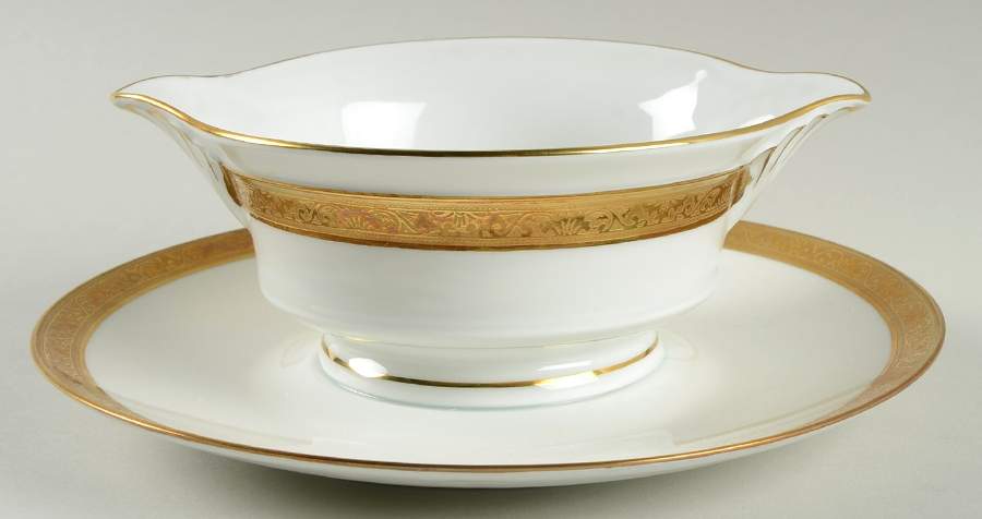 RYD117 Gravy Boat with Attached Underplate by Raynaud-1