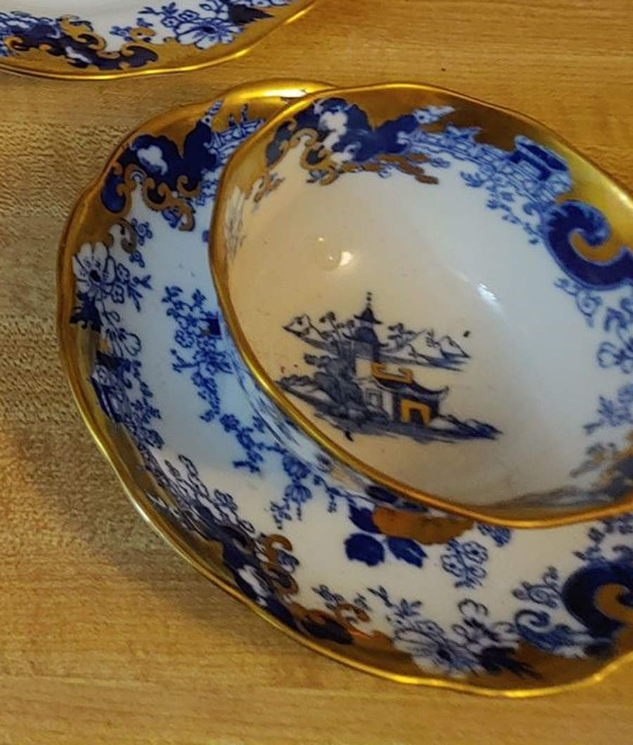 ROA312 Flat Cup & Saucer Set by Royal Albert-1