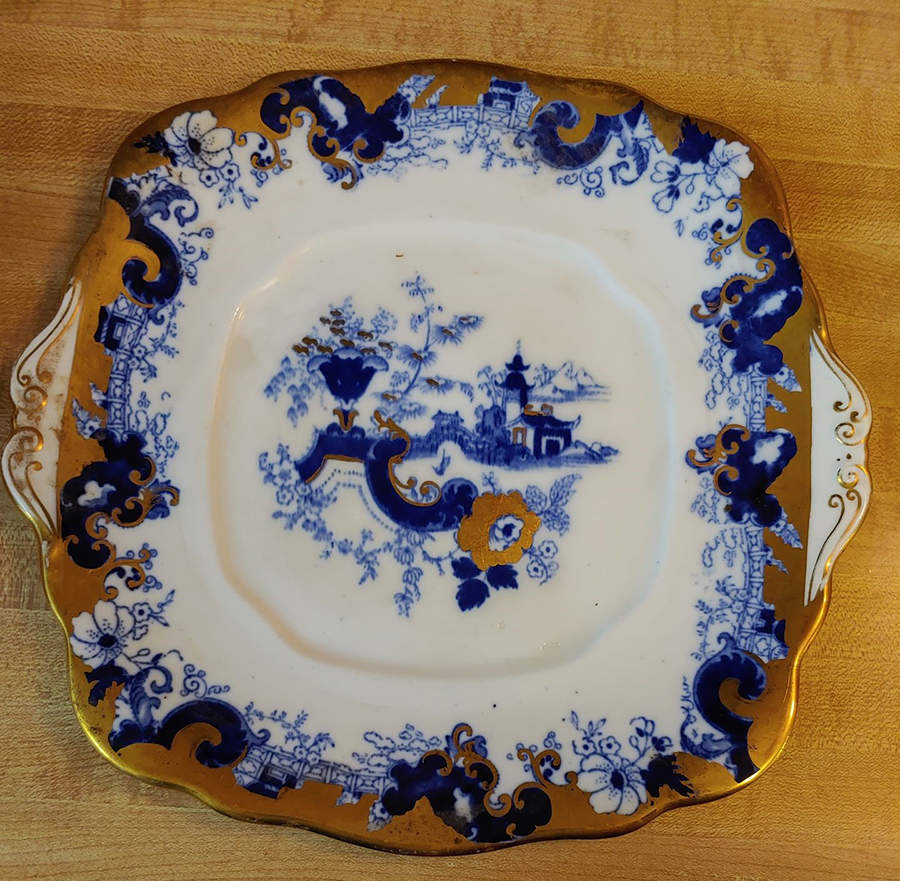 ROA312 Handled Cake Plate by Royal Albert-1
