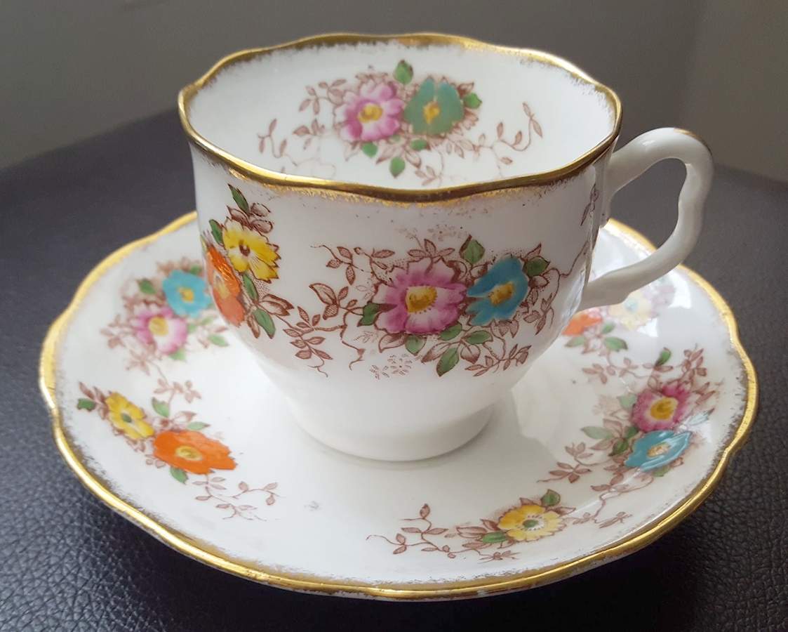 8989 Footed Cup & Saucer Set by Royal Albert-1