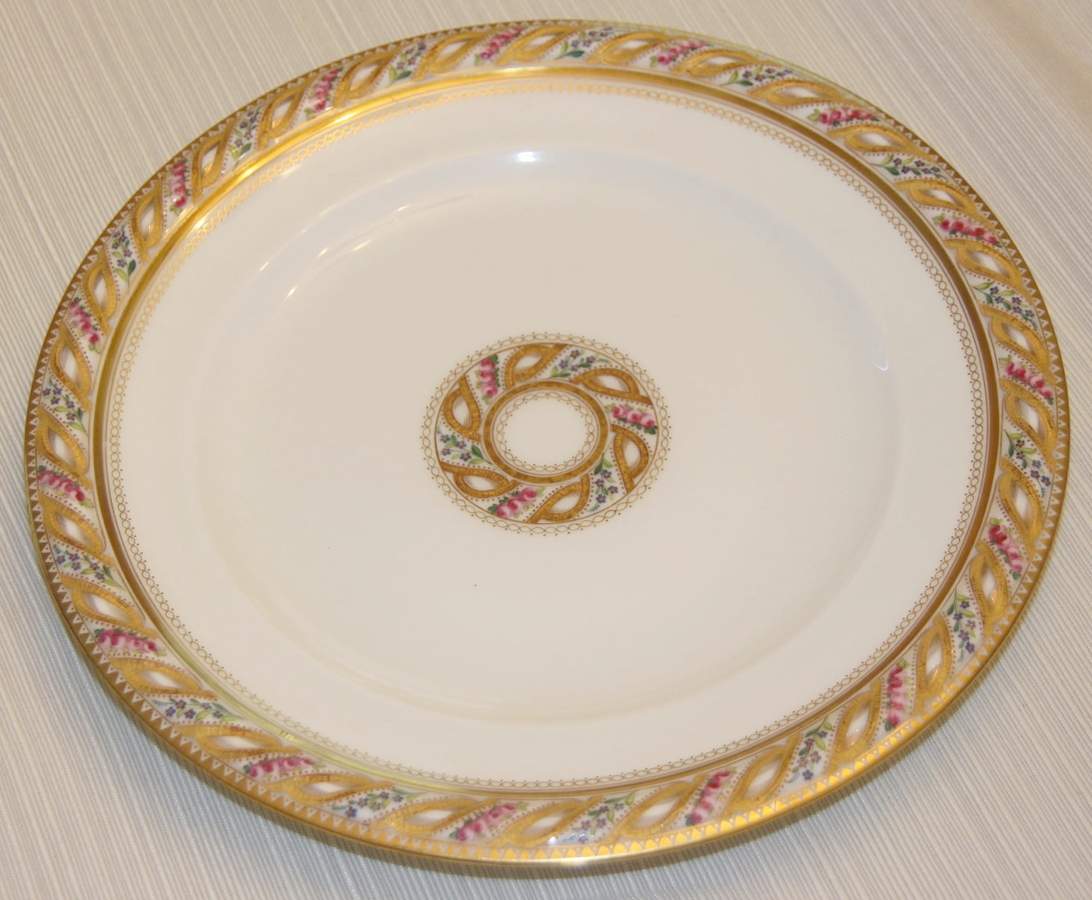H8962 (No Verge Line) Dinner Plate by Royal Cauldon-1