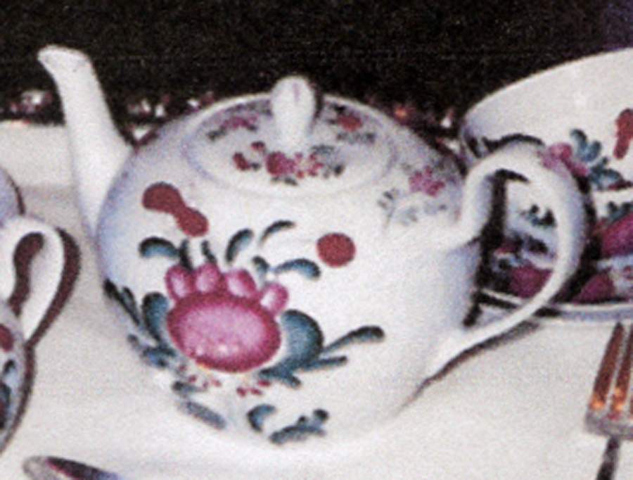 Friesenrose Teapot & Lid by Royal Tettau-1