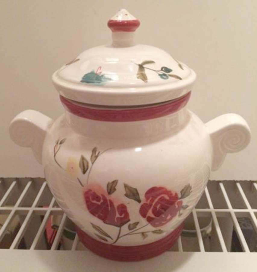 Imari Garden Collection Cookie Jar & Lid by Roscher & Co-1