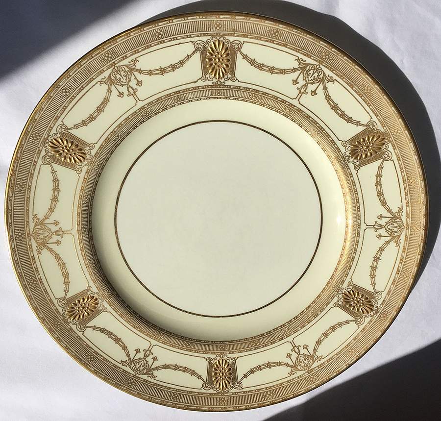 1717 Dinner Plate by Royal Worcester-1