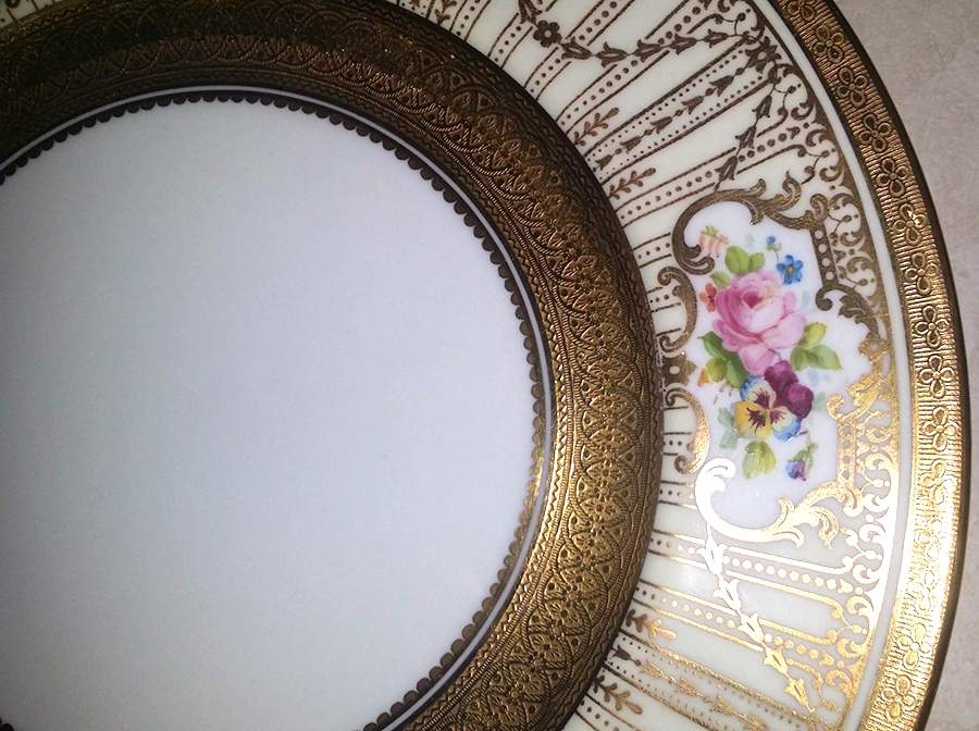 V3012 Dinner Plate by Royal Cauldon-1