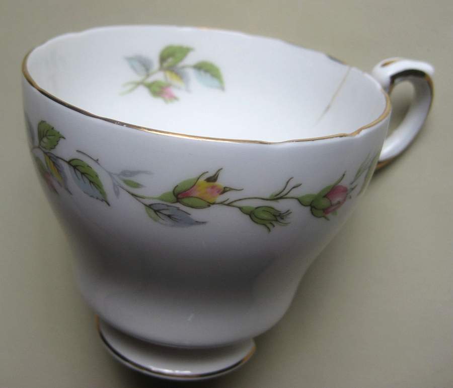 Nose Gay Footed Cup by Royal Standard-1