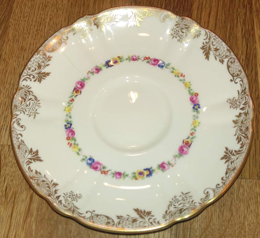 V2375 Saucer by Royal Doulton-1