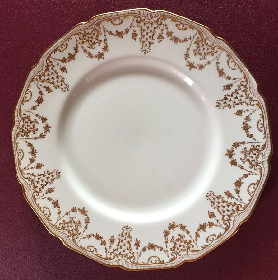 Hb5975 Dinner Plate by Royal Doulton-1
