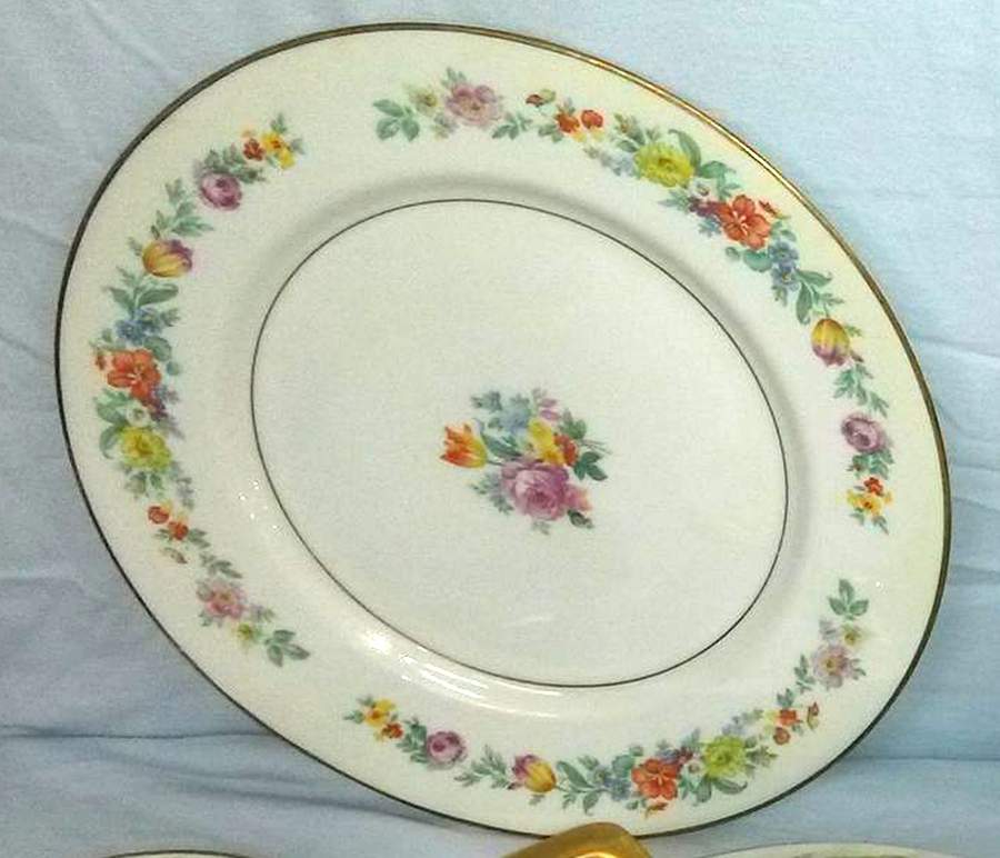 Oinna Dinner Plate by Royal Jackson-1