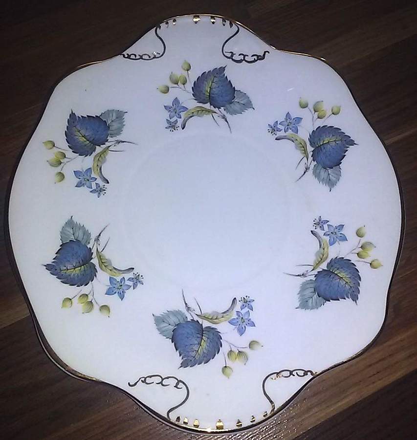 RTA68 Handled Cake Plate by Royal Tara-1
