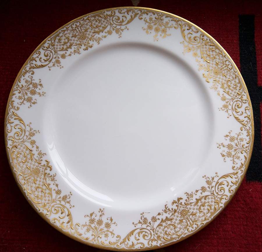E1365 Dinner Plate by Royal Doulton-1
