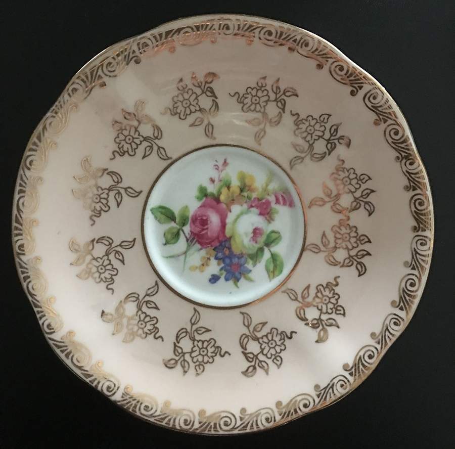 424 Saucer by Royal Standard-1
