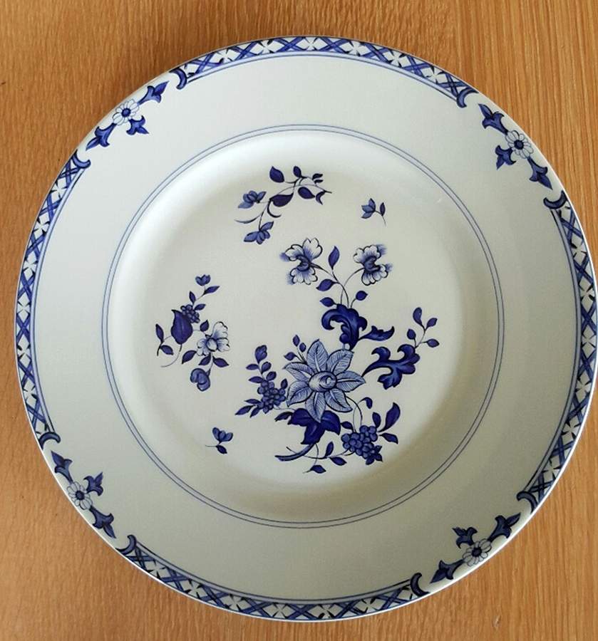 Amphitrite Dinner Plate by Raynaud-1
