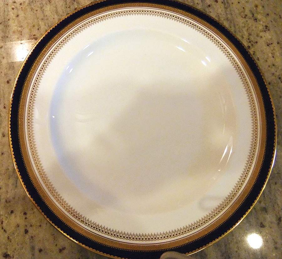 RCD220 Dinner Plate by Royal Crown Derby-1