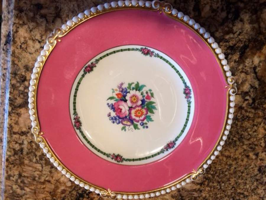 V7390 Luncheon Plate by Royal Cauldon-1