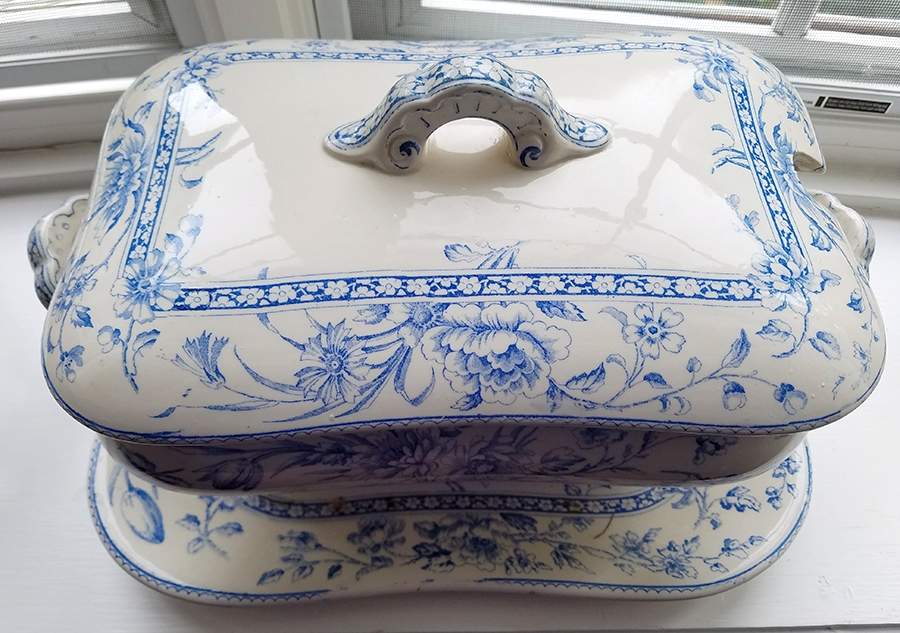 Oxford Tureen & Lid w/Underplate by Royal Doulton-1